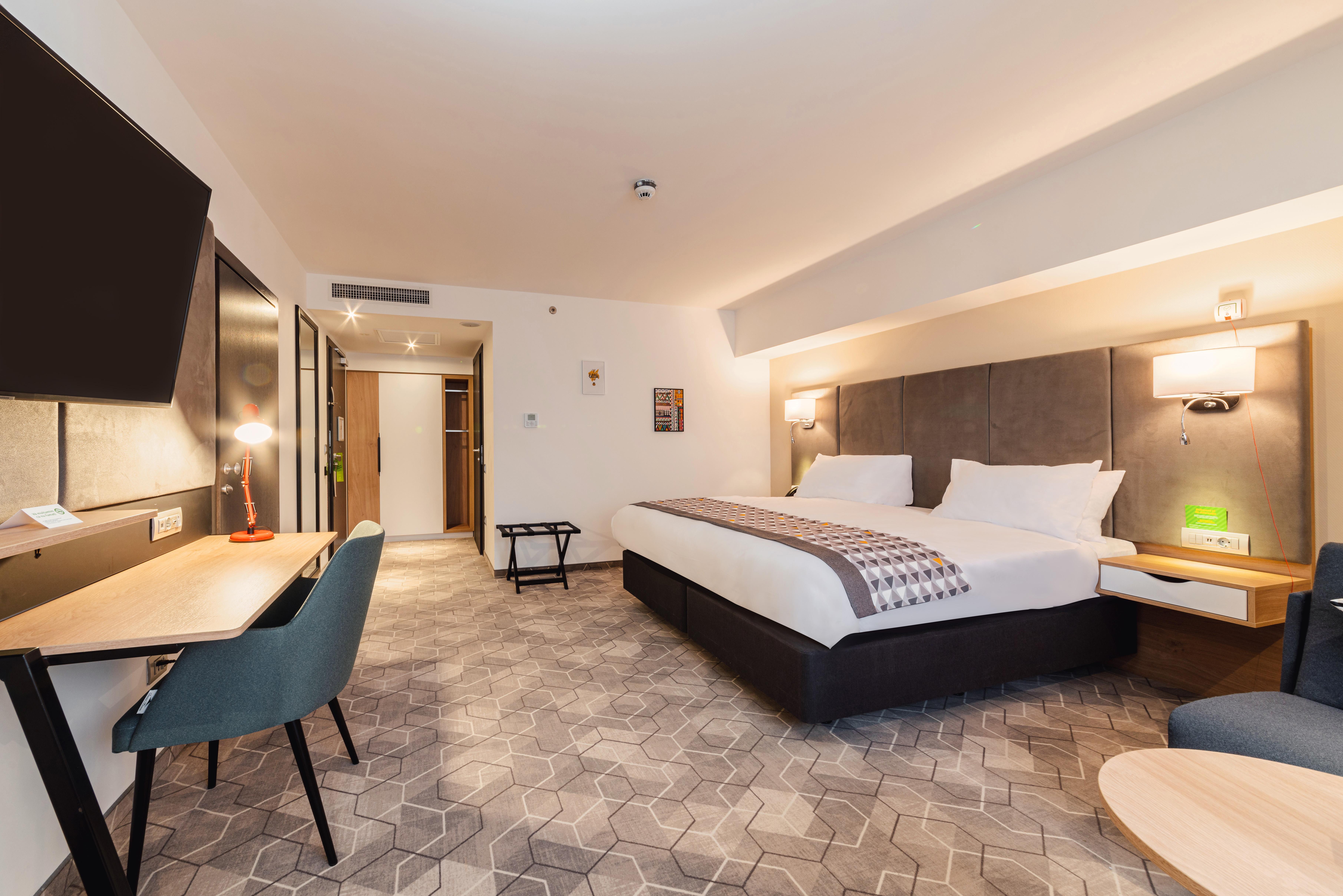 - Times, An Ihg Hotel Bucarest