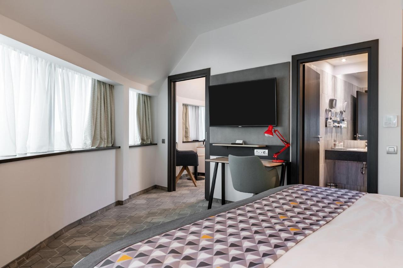- Times Hotel