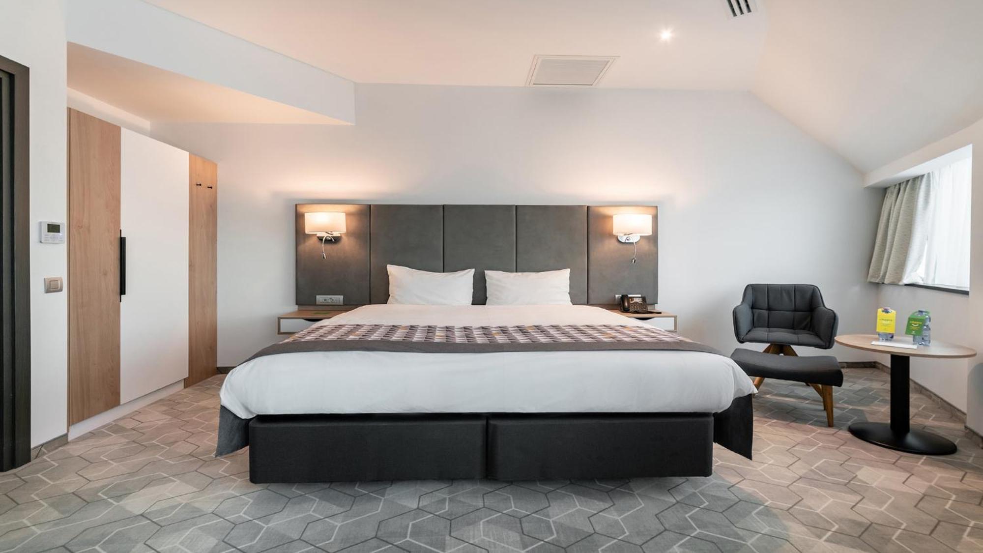 - Times, An Ihg 4*