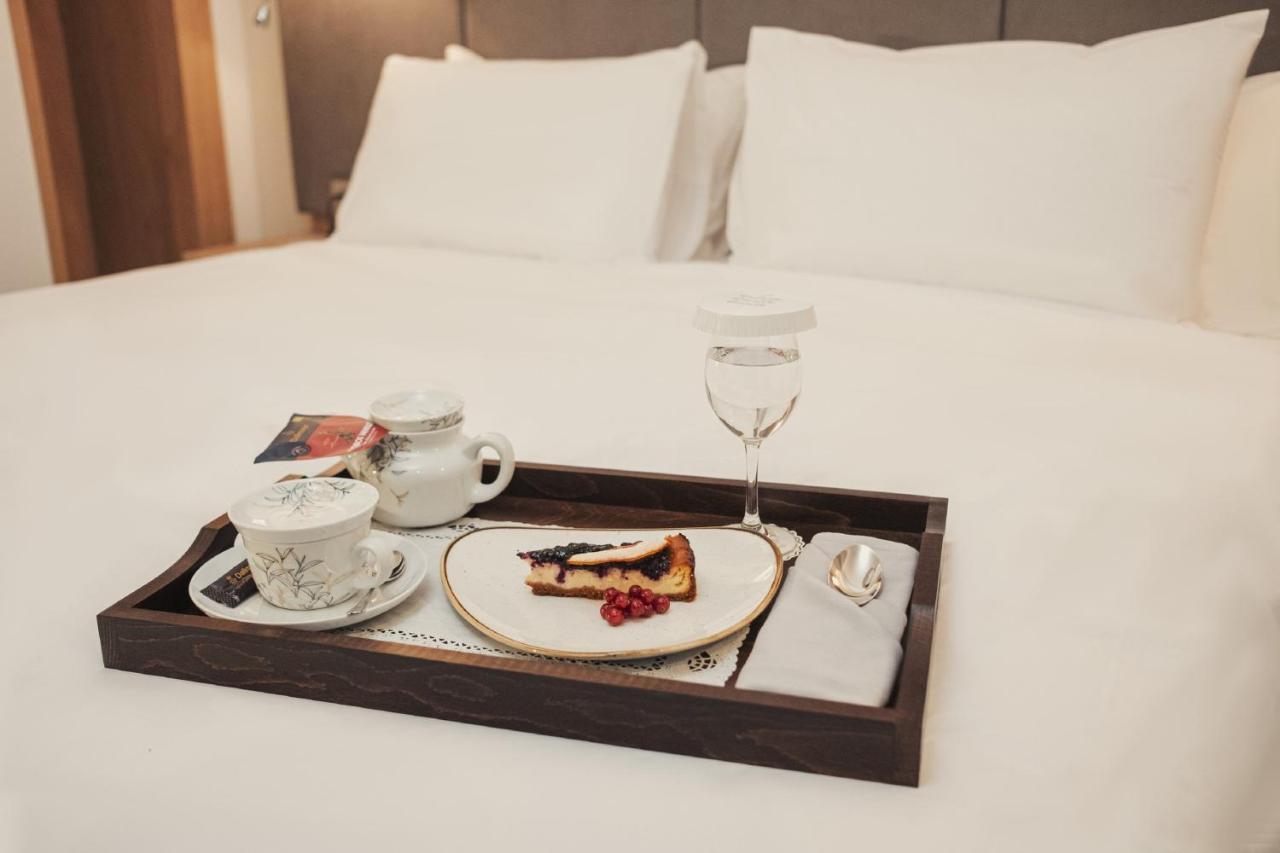 - Times 4* Bukarest